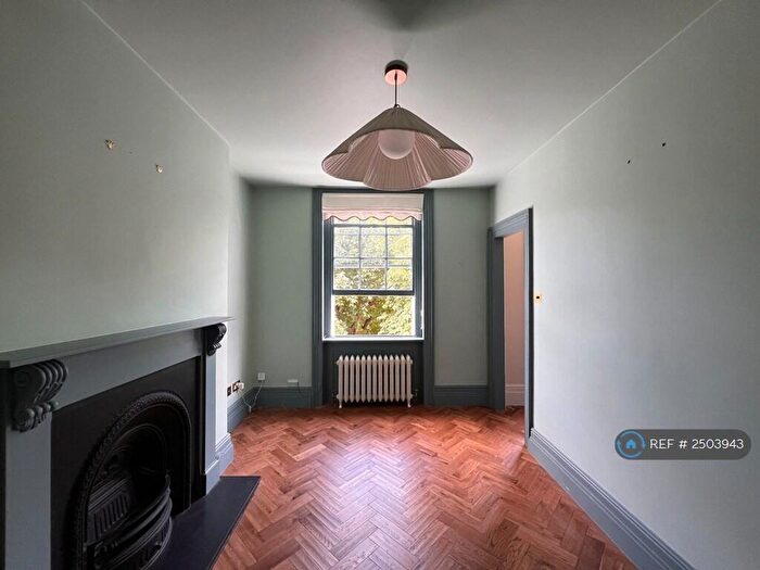 1 Bedroom Flat To Rent In Highbury Park, London, N5