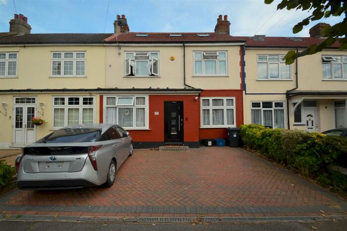 5 Bedroom Terraced House To Rent In Grasmere Gardens, Redbridge, IG4