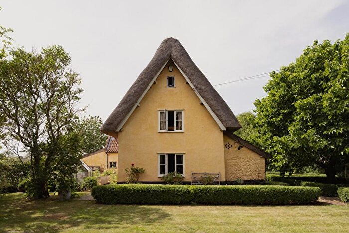 4 Bedroom Detached House For Sale In Great Ellingham, Norfolk, NR17