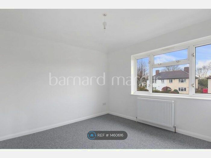 3 Bedroom Semi-Detached House To Rent In Norbury Avenue, Thornton Heath, CR7