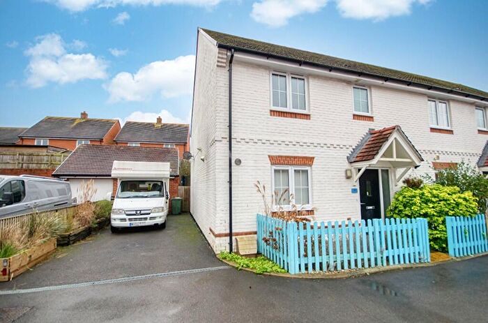 3 Bedroom End Of Terrace House For Sale In King Court, SO32