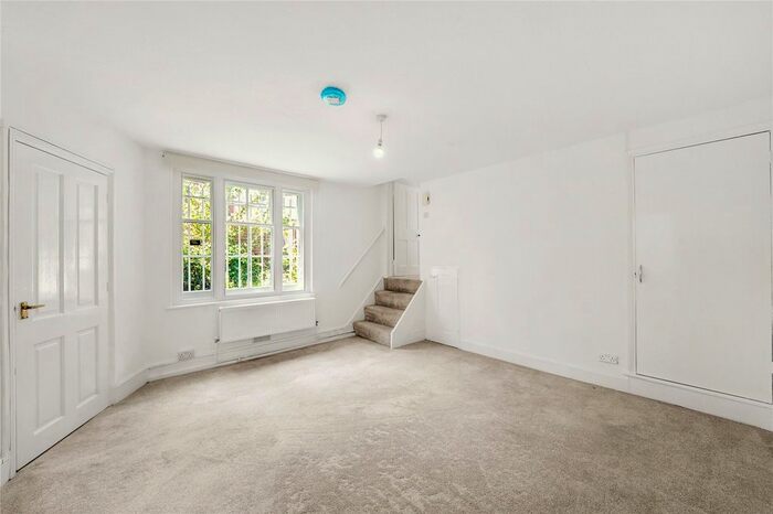 2 Bedroom Flat To Rent In Station Road, Kensal Green, NW10