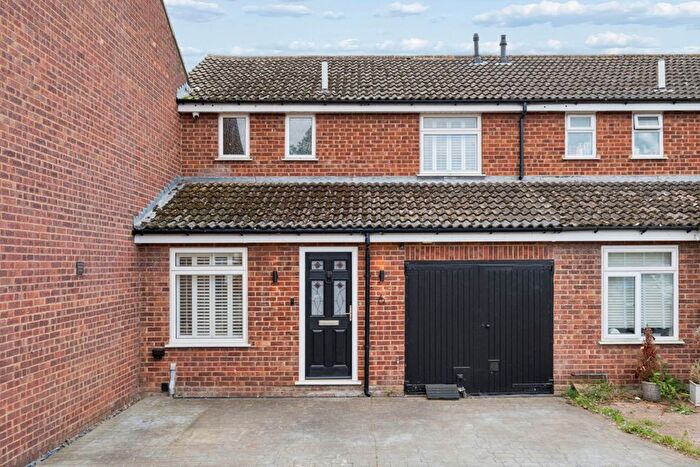3 Bedroom Terraced House For Sale In Stookslade, Wingrave, HP22