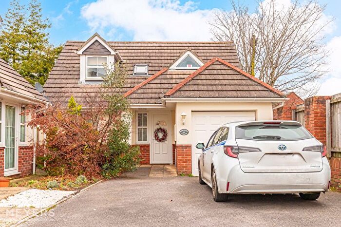 3 Bedroom Detached Bungalow To Rent In Waltham Road, Boscombe East, BH7