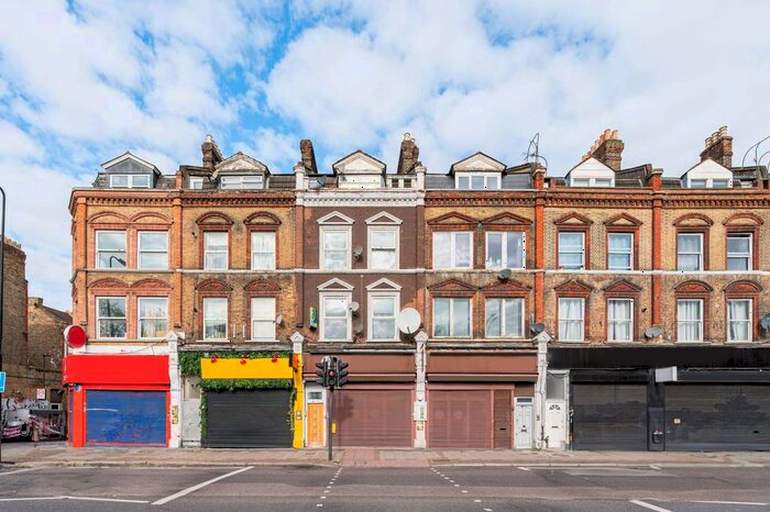 3 Bedroom Flat To Rent In Brixton Road, Brixton, London, SW9