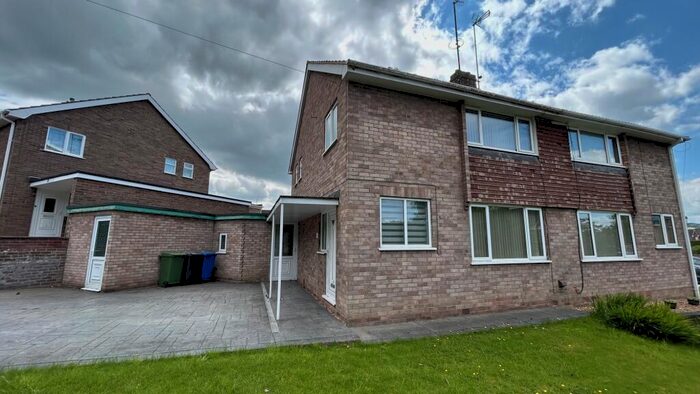 3 Bedroom Semi-Detached House To Rent In Netherfield Road, Chesterfield, S40