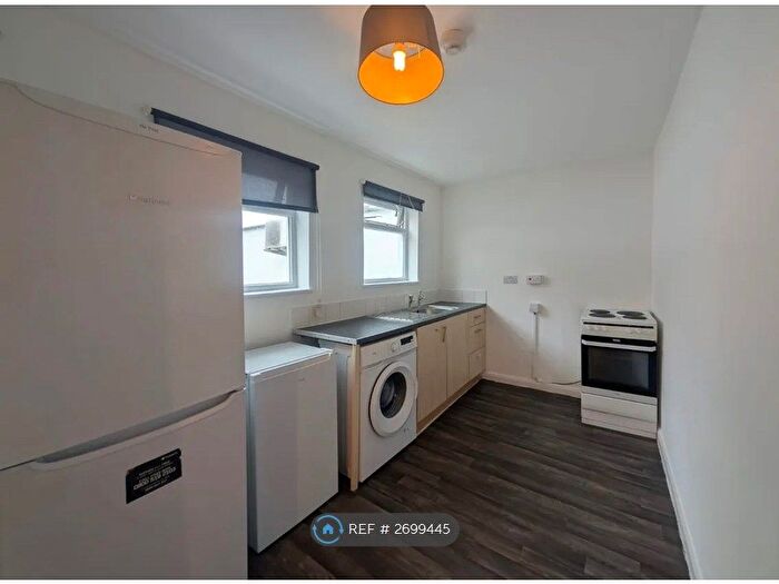 1 Bedroom Flat To Rent In Sun Street, Waltham Abbey, EN9