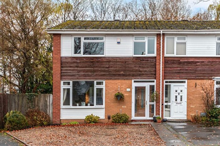3 Bedroom End Terrace House For Sale In Alston Close, Solihull, West Midlands, B91