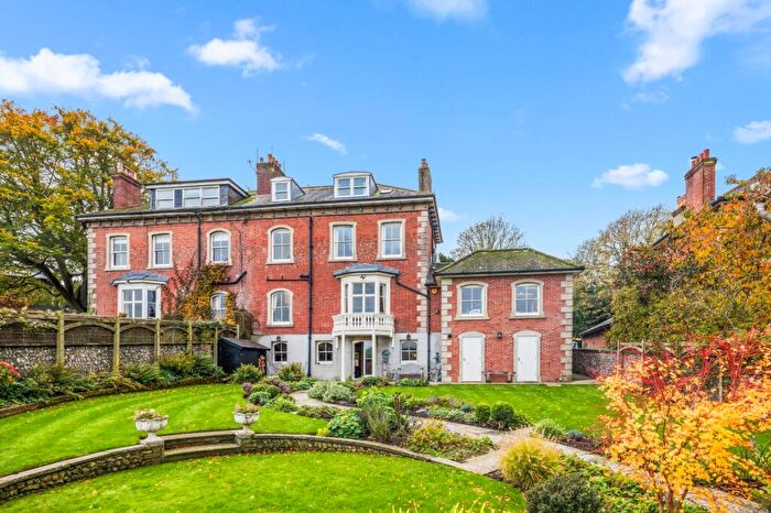 5 Bedroom Semi-Detached House For Sale In Wallands Crescent, Lewes, East Sussex, BN7