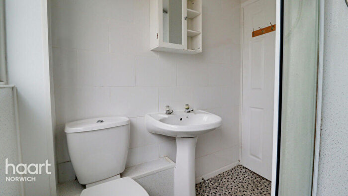 4 Bedroom Semi-Detached House To Rent In Dereham Road, Norwich, NR5