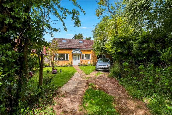 4 Bedroom Bungalow For Sale In Jasons Hill, Chesham, Buckinghamshire, HP5