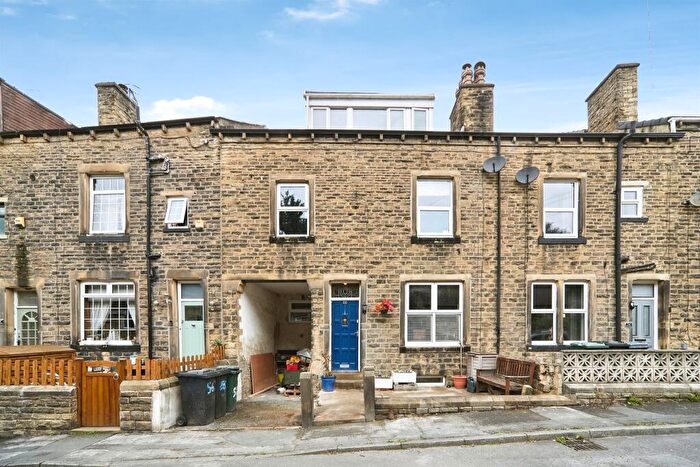 5 Bedroom Terraced House For Sale In Damems Road, Keighley, BD21