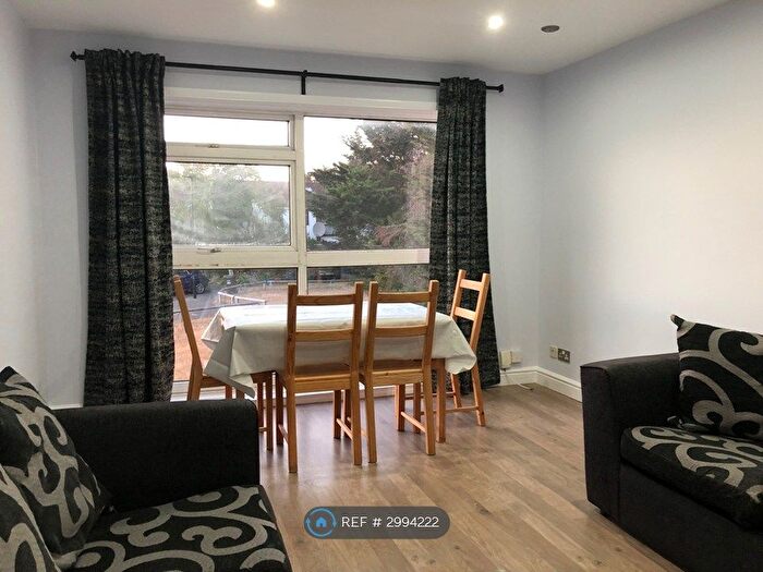 1 Bedroom Flat To Rent In Spencer Road, Isleworth, TW7