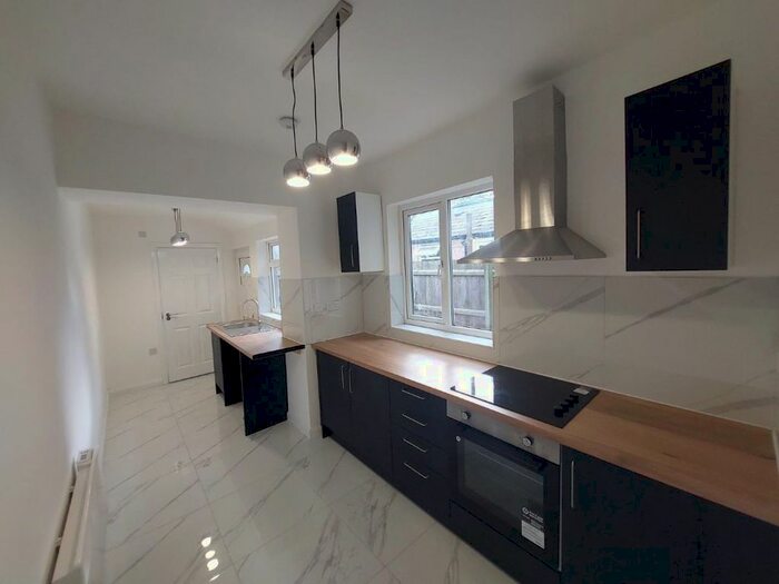 3 Bedroom Terraced House To Rent In Windermere Street, Leicester, LE2