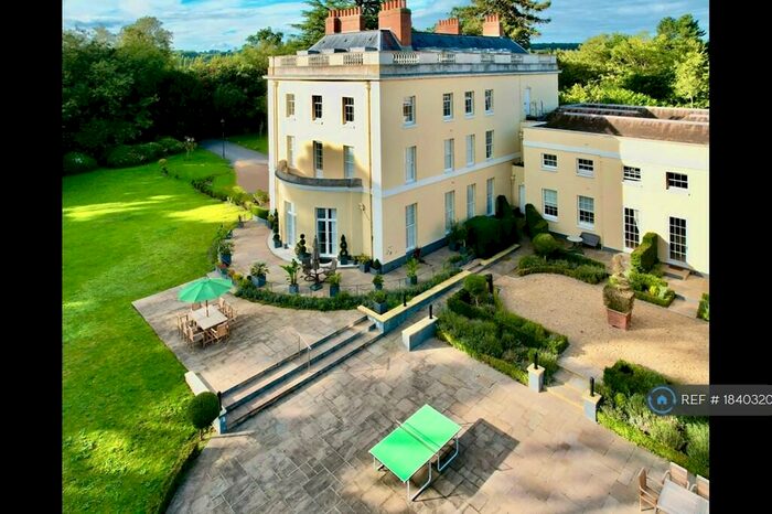 2 Bedroom Flat To Rent In Westhorpe House, Marlow, SL7