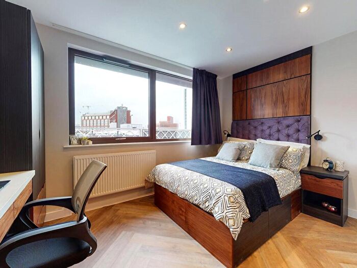 2 Bedroom Apartment To Rent In Apt, Live Oasis Wade Lane #, LS2