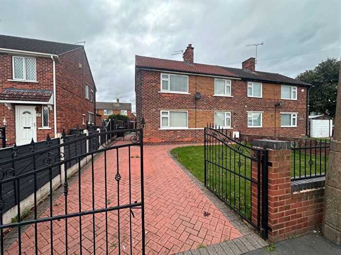 3 Bedroom Semi-Detached House For Sale In Rands Lane, Armthorpe, Doncaster, DN3