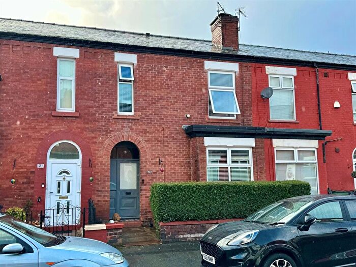 3 Bedroom Terraced House For Sale In Rae Street, Stockport, SK3