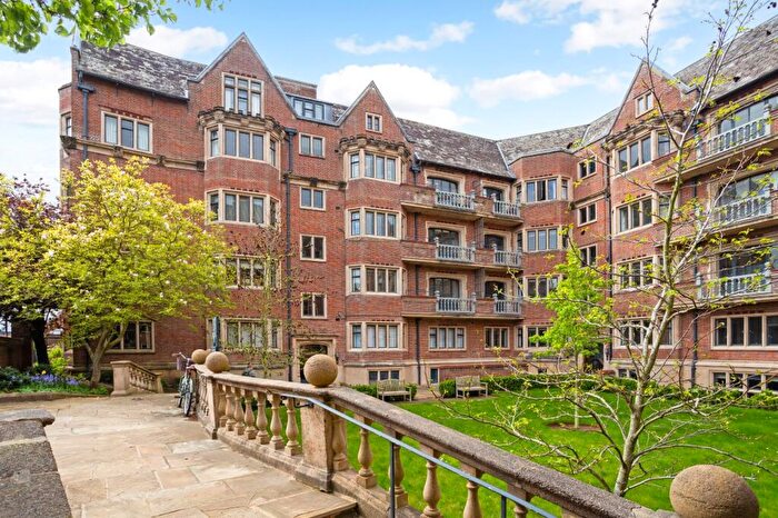2 Bedroom Apartment To Rent In Observatory Street, Oxford, Oxfordshire, OX2