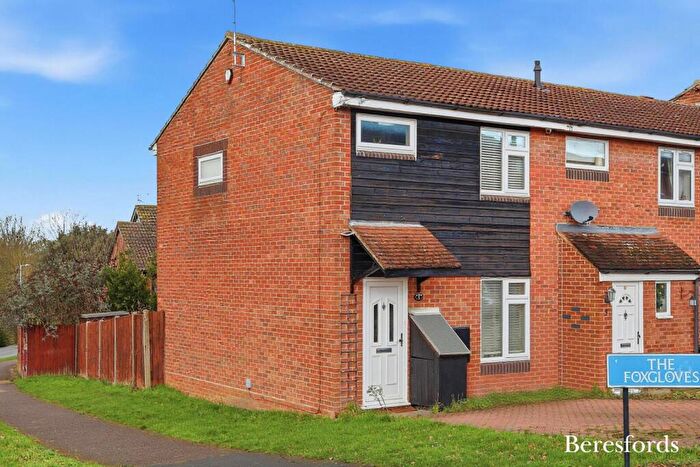2 Bedroom End Of Terrace House For Sale In The Foxgloves, Billericay, CM12