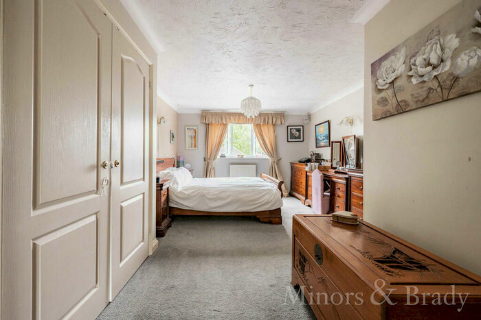 4 Bedroom Detached House For Sale In St. Johns Close, Coltishall, NR12