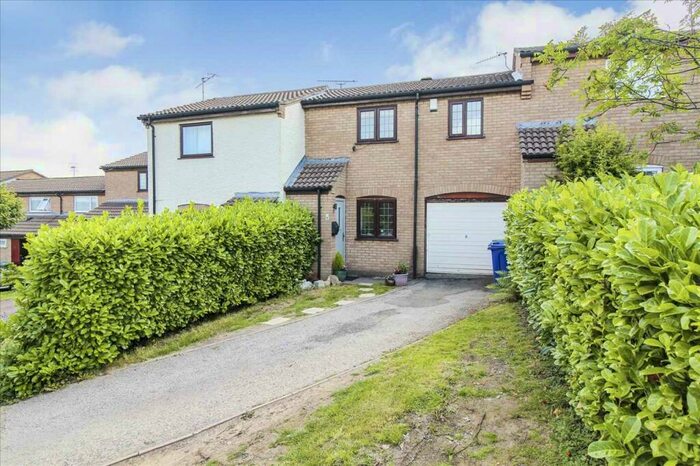 2 Bedroom House To Rent In Farndale Avenue, S42