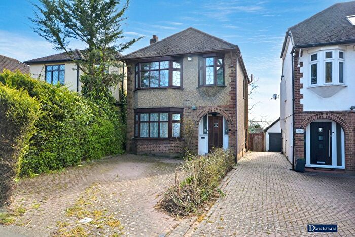 3 Bedroom Detached House For Sale In Shepherds Hill, Harold Wood, RM3