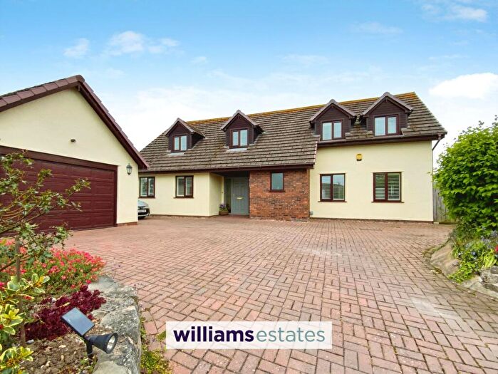 4 Bedroom Detached House For Sale In Pentre Lane, Rhuddlan, LL18