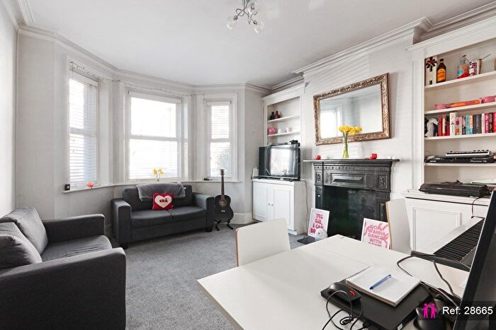 2 Bedroom Flat To Rent In Vera Road, London, SW6