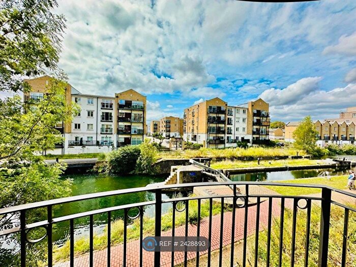 2 Bedroom Flat To Rent In Copperfield Road, London, E3