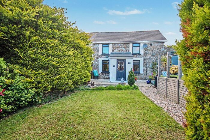 3 Bedroom Semi Detached House For Sale In Primitive Place, Beaufort, Ebbw Vale, Blaenau Gwent, NP23
