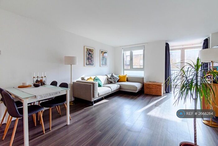 2 Bedroom Flat To Rent In Eden Grove, London, N7