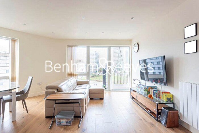 2 Bedroom Flat To Rent In Thunderer Walk, London, SE18