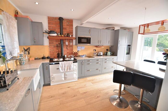 4 Bedroom Equestrian Property For Sale In St. Marys Lane, Bexhill-On-Sea, TN39