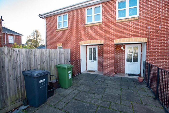 3 Bedroom Semi-Detached House To Rent In New Road, Netley Abbey, Southampton, SO31