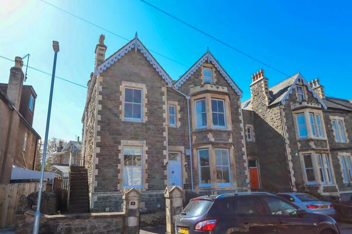 2 Bedroom Flat To Rent In Hallam Road, Clevedon, BS21