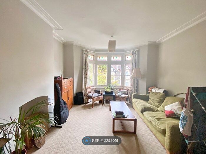 1 Bedroom Flat To Rent In Hawkesbury Road, Bristol, BS16