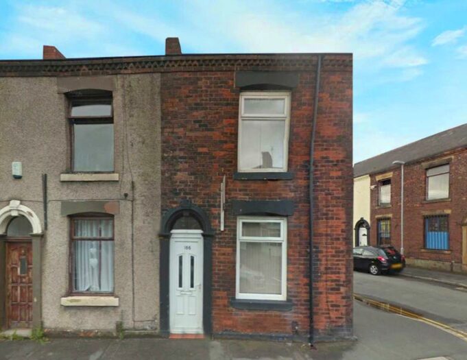1 Bedroom End Of Terrace House To Rent In Milnrow Road, Shaw, OL2