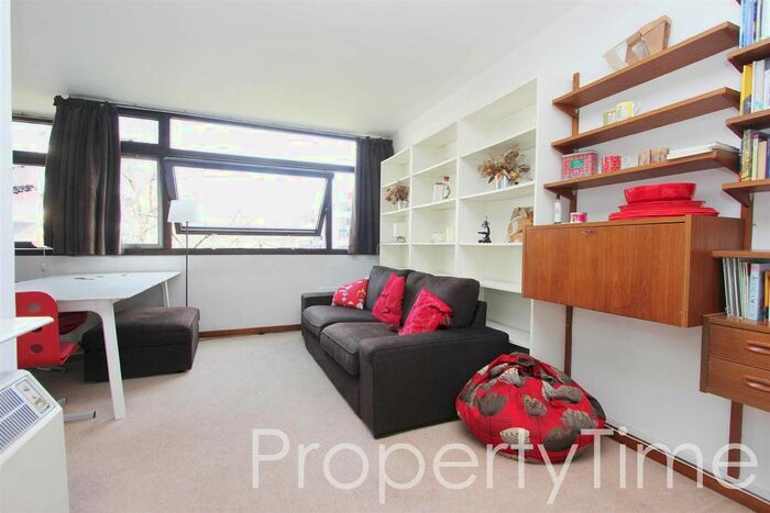 1 Bedroom Flat To Rent In Golden Lane Estate, Barbican, EC1Y