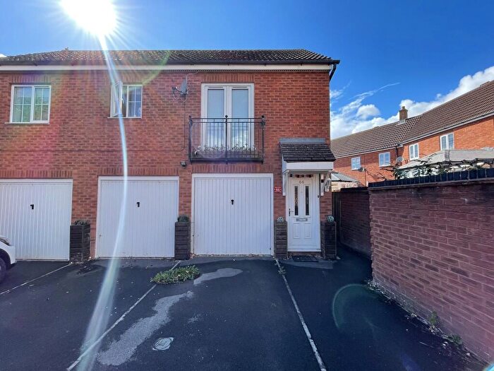 2 Bedroom Link Detached House For Sale In Thresher Drive, Swindon, SN25