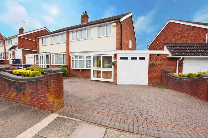 3 Bedroom Semi-Detached House To Rent In Hough Road, Kings Heath, Birmingham, B14