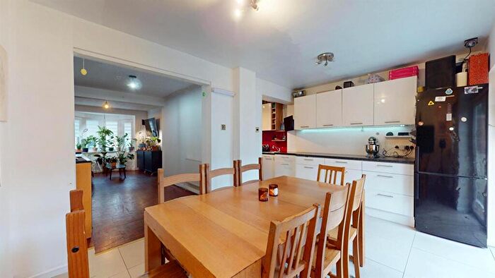 2 Bedroom House For Sale In Helena Road, London, E13