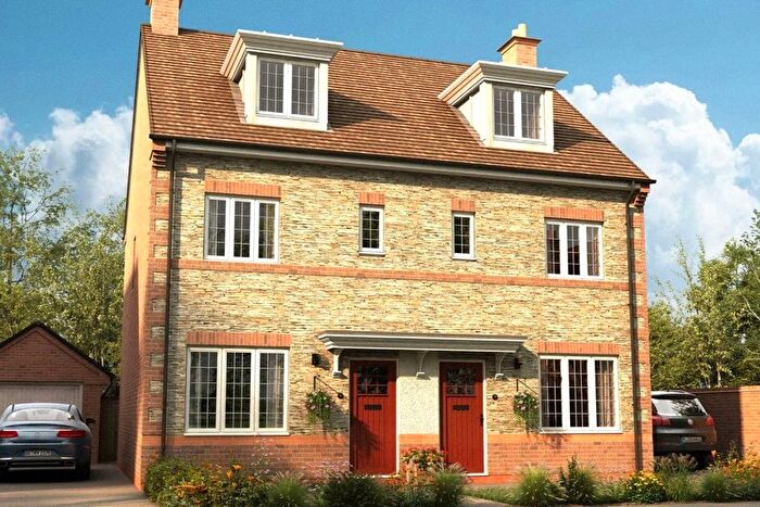 3 Bedroom Semi Detached House For Sale In Winchester Road, Beggarwood, Basingstoke, RG23