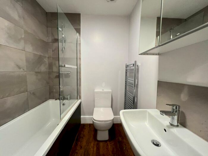 2 Bedroom Apartment To Rent In A Lees Hill Street, Nottingham, NG2