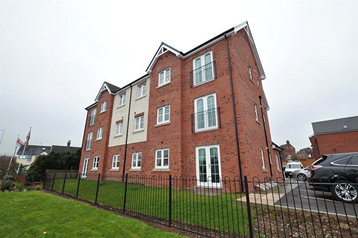 2 Bedroom Flat To Rent In Chamberlain Close, Uttoxeter, ST14
