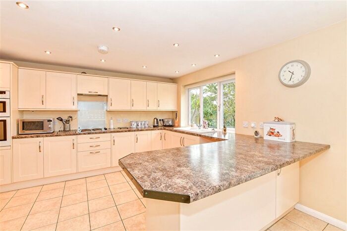 4 Bedroom Semi-Detached House For Sale In Gibbet Lane, Horsmonden, Tonbridge, Kent, TN12