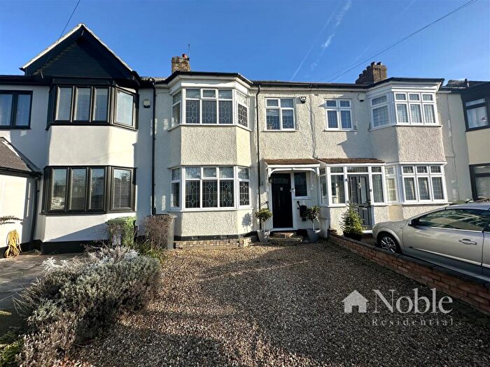 3 Bedroom Terraced House For Sale In Cheviot Road, Hornchurch, RM11