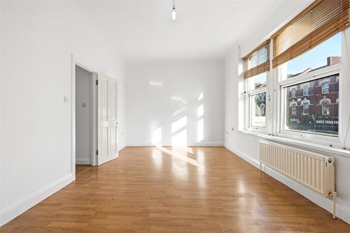 2 Bedroom Flat To Rent In Lea Bridge Road, London, E10