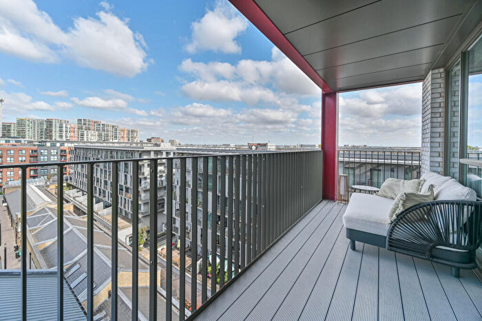 1 Bedroom Flat For Sale In Windsor Square, Woolwich Riverside, Woolwich, SE18