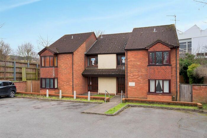 Studio To Rent In High Street, Yiewsley, West Drayton UB7